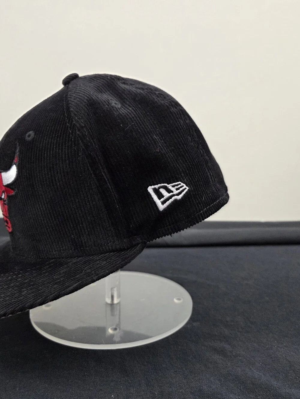 New Era NBA Chicago Bulls Fitted Hat 7 3/4 Black Corduroy